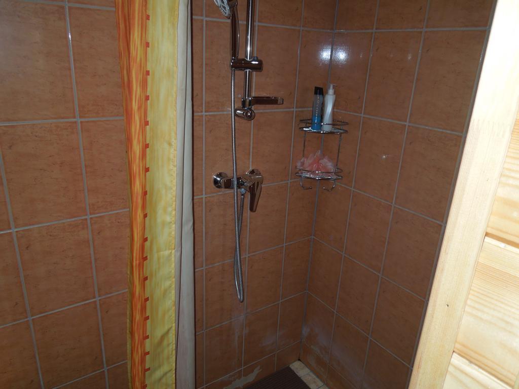 Villa Viesu Namins Dalderi Varaklani Zimmer foto
